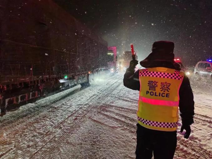 四平分局：雪为令 快当先 为群众雪天出行保驾护航 | 平安春运_澎湃号·政务_澎湃新闻-The Paper