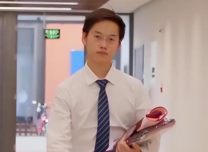 高考713分的搬砖男孩,曾被嘲“考入清华也没用”,如今怎样了_澎湃号·湃客_澎湃新闻-The Paper