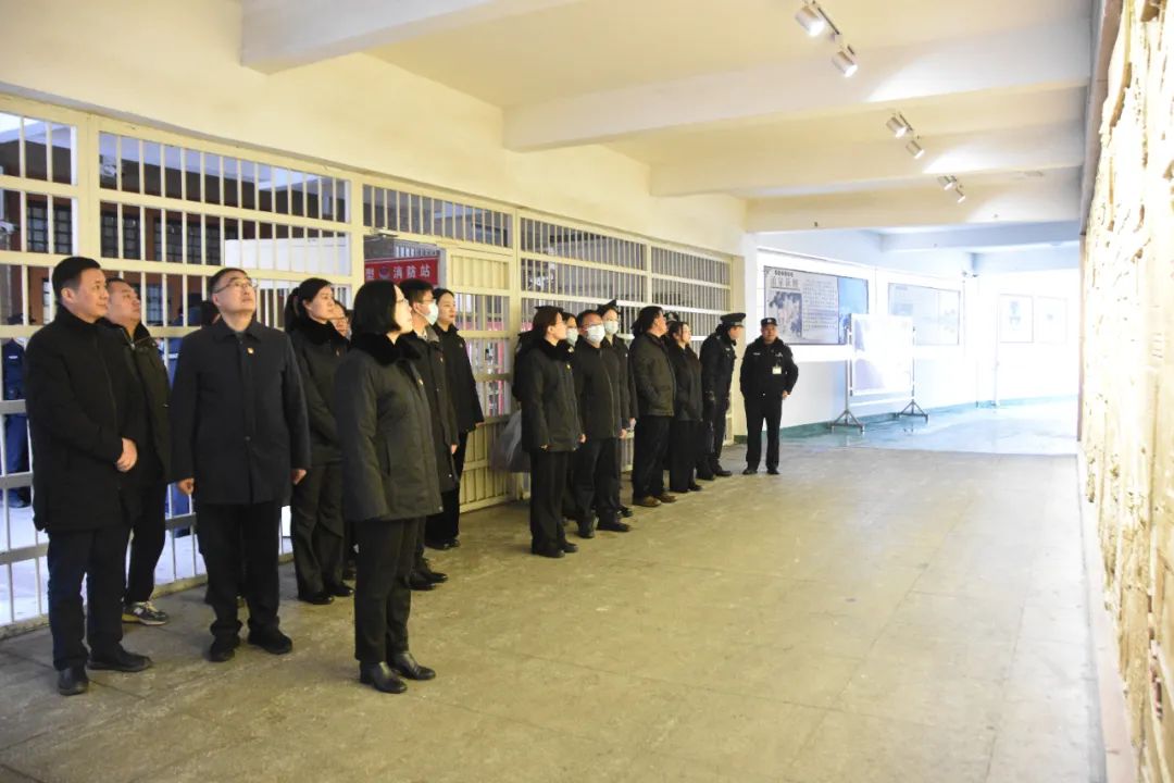 "高墙铁窗"敲响纪法警钟——许昌中院组织干警到许昌监狱开展警示教育