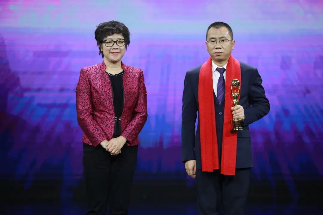 荣誉盛典全网正式上线！看2023年度三农人物闪耀舞台→