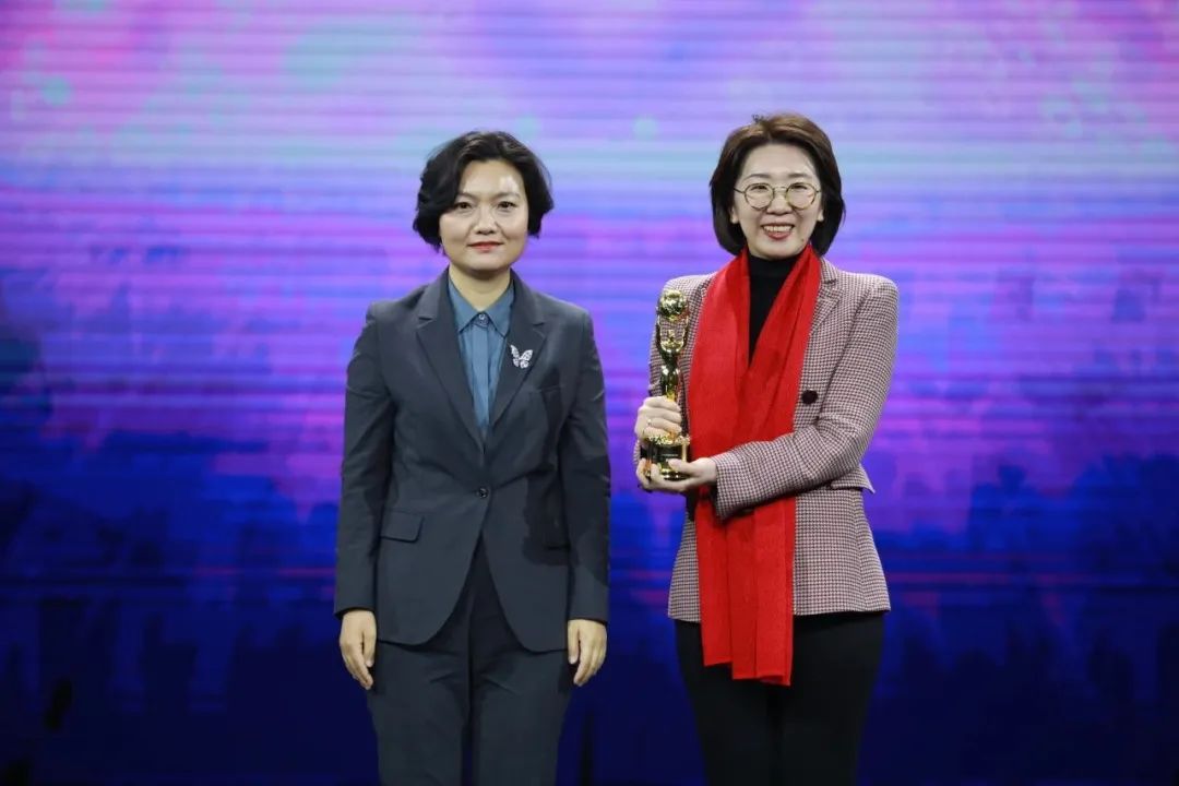 荣誉盛典全网正式上线！看2023年度三农人物闪耀舞台→