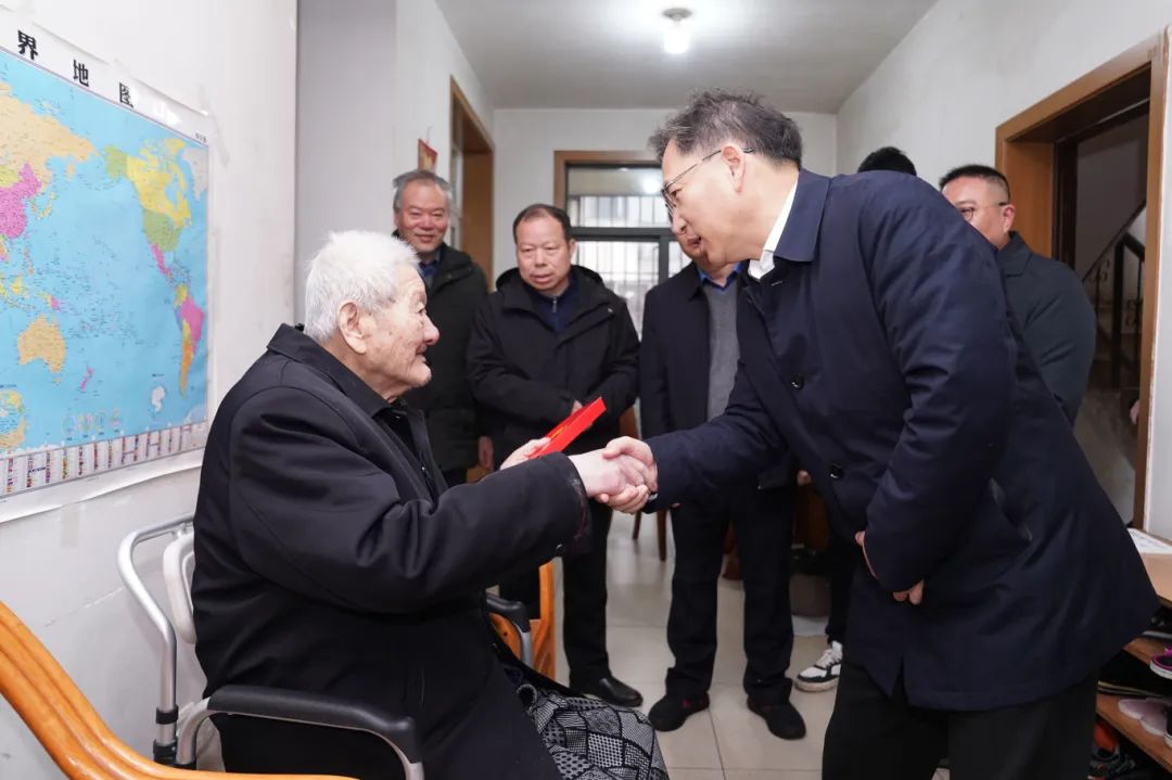 郑光泉开展春节前走访慰问活动_澎湃号·政务_澎湃