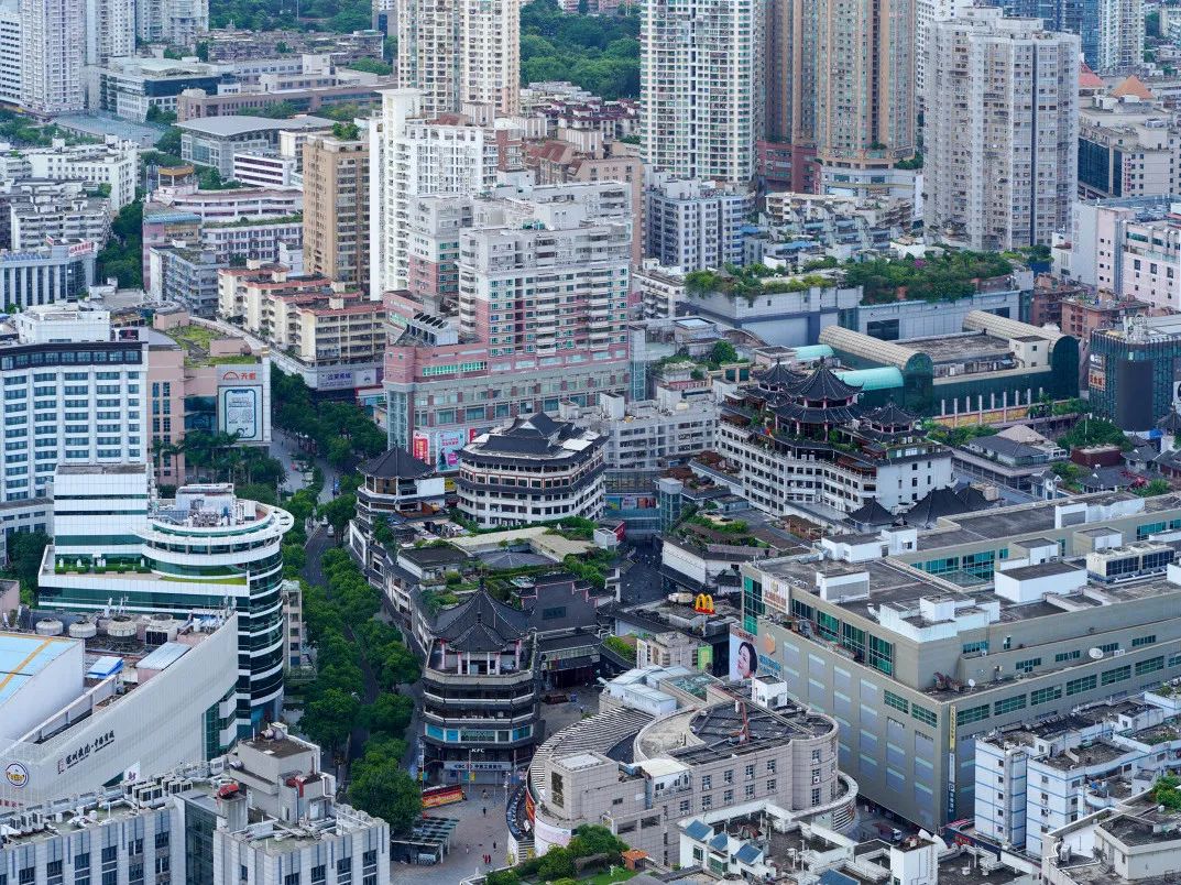 图源:i盐田微信公众号它是经济特区里的"特区"是境内最特别的街道