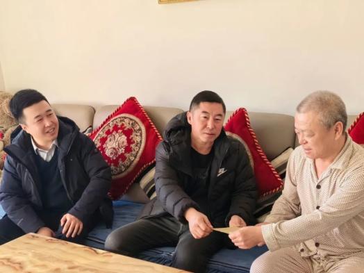 "三争"晋先"强院"先行|克东法院开展春节前走访慰问活动_澎湃号·政务