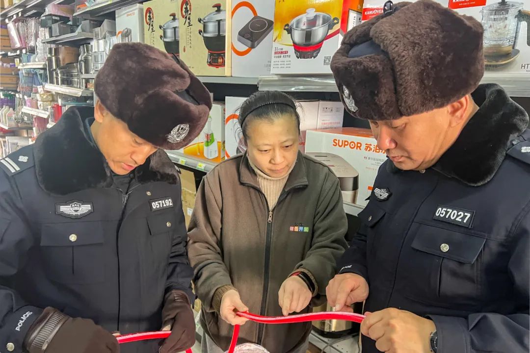 抚远市公安局食药环侦大队开展"食药环"领域安全大检查