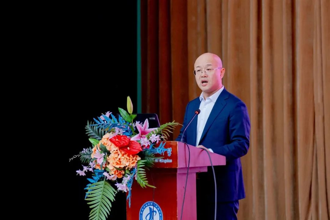 会上,城阳一中,城阳二中,城阳三中就高三前期备考的重点和亮点棺鼢