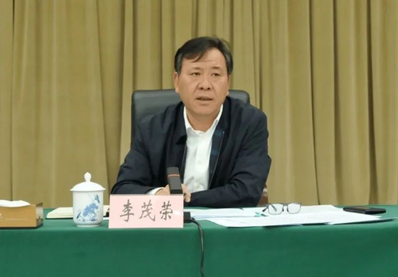 热衷结交“政治骗子”，李茂荣被决定逮捕！