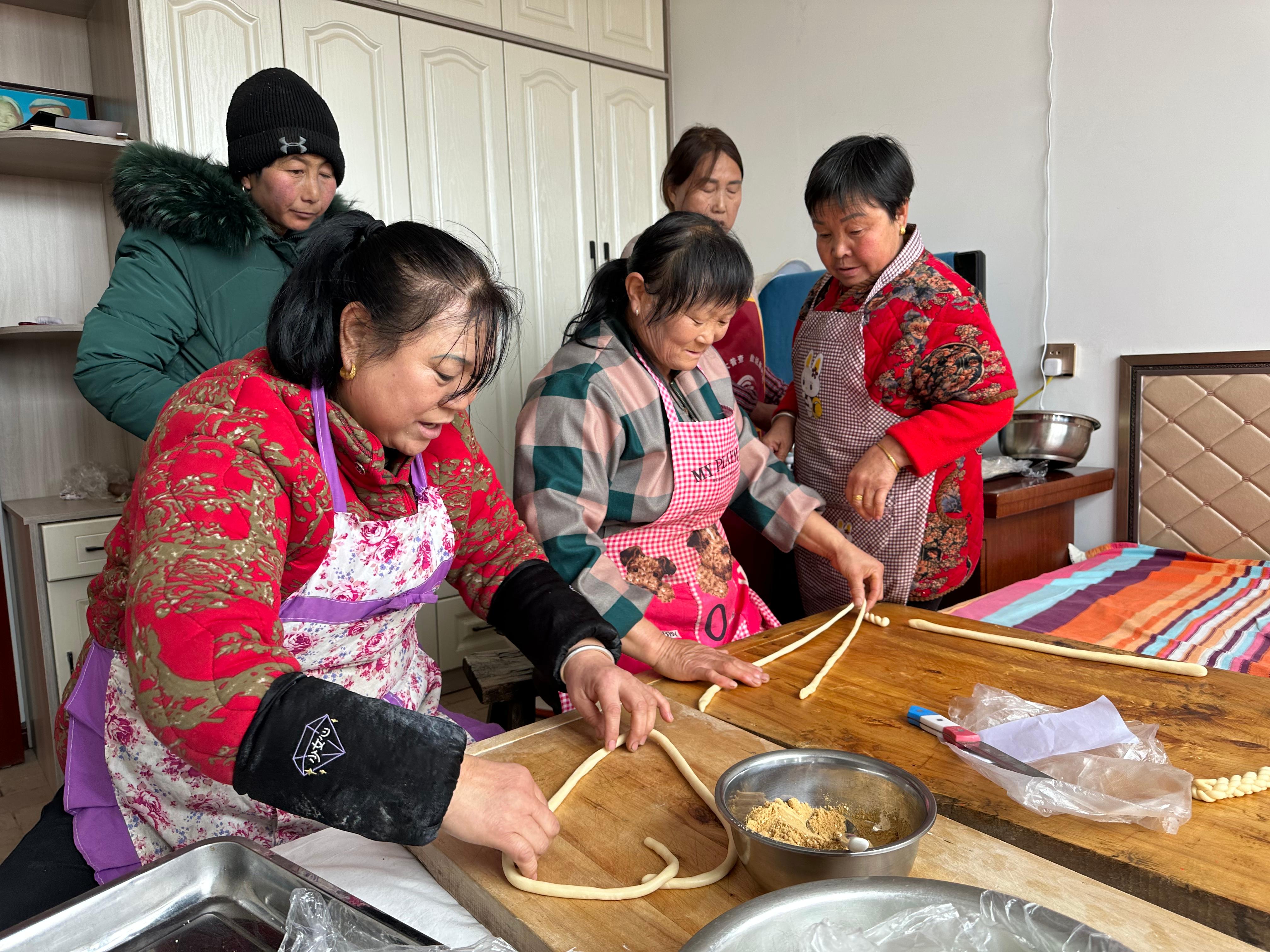 陝西省定邊縣石洞溝鎮鄒寨子村年味兒別樣濃_澎湃號