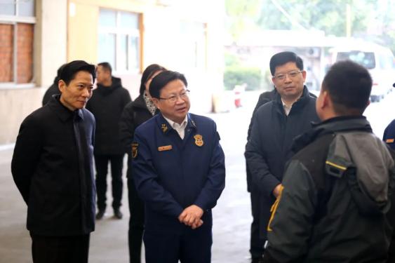 上海市消防救援总队总队长梁云红赴嘉定区调研指导_号