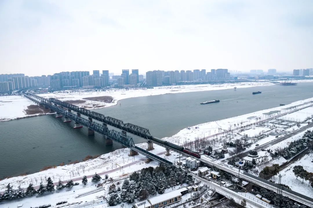 淮河岸边的自然风光荆涂山,张公山风景区,▼▼美成了仙境蚌埠市迎来了