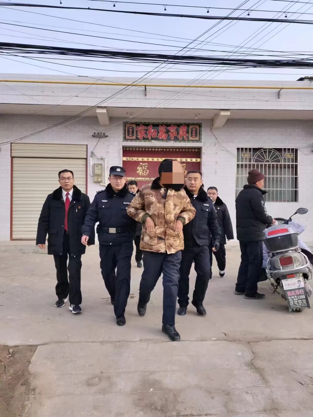 重拳出击辞旧岁!——大荔法院开展涉民生案件集中执行行动