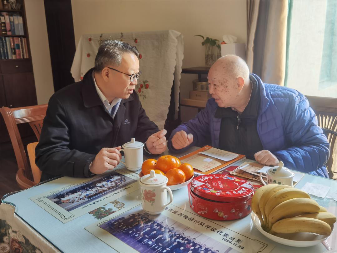 民建市委领导新春走访慰问老同志,老会员_澎湃号