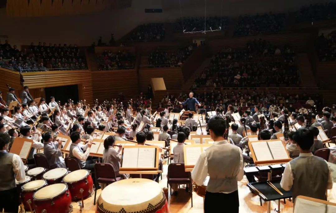 楊浦區少年宮合唱團受邀於上海學生合唱聯盟,參與了本場演出的壓軸