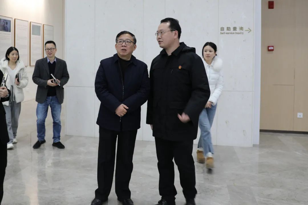 渝中法院党组书记,院长熊德全带队开展节前机关安全大检查