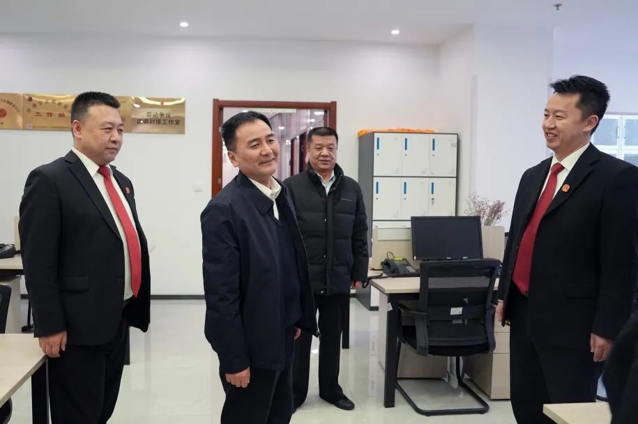 西安中院党组成员,副院长李智平,姚建军,党组成员,政治部主任邓晓宇