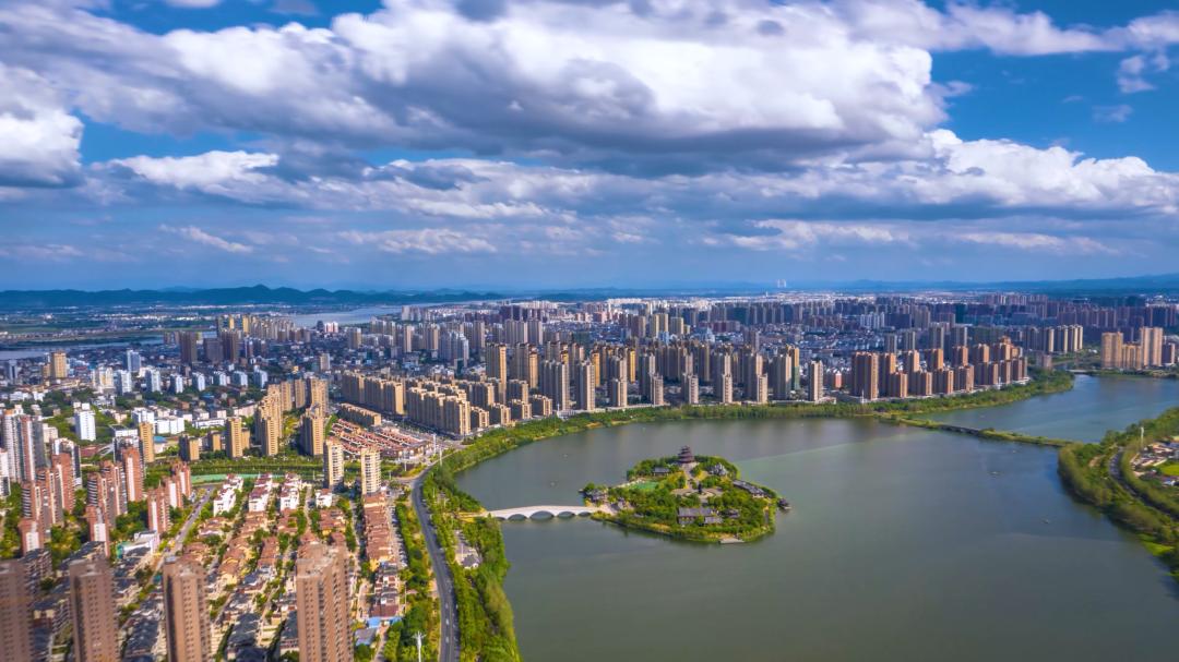 抚河源头山水相映,园林城市绿意盎然.临川,今江西抚州.