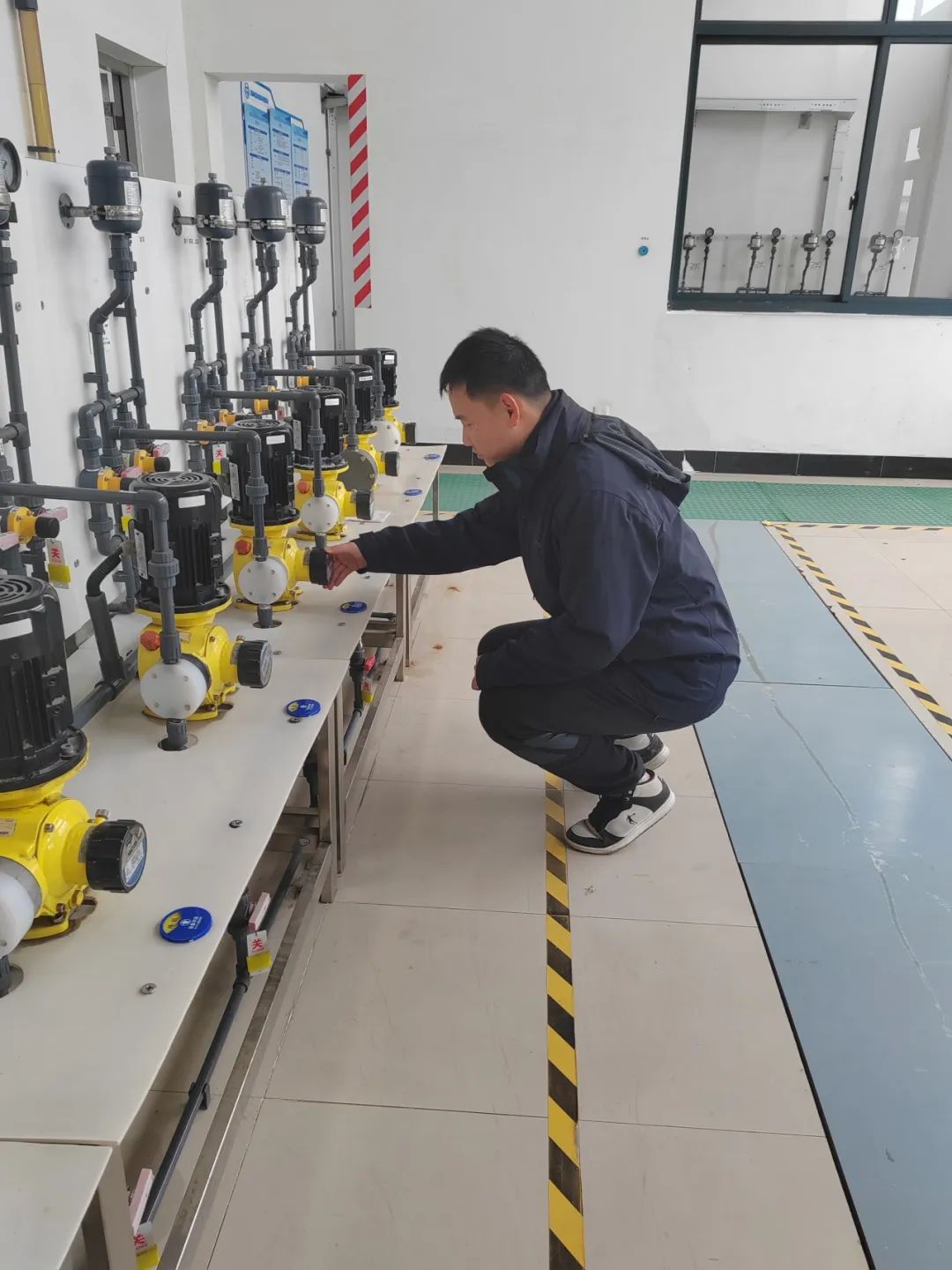 大年初一我在岗丨致敬默默坚守的供水人!_澎湃号