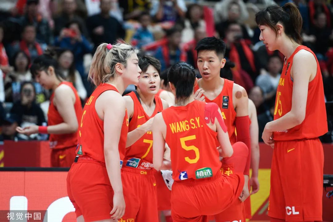 请对得起世界第二的名次！32分的溃败，为中国女篮敲响警钟