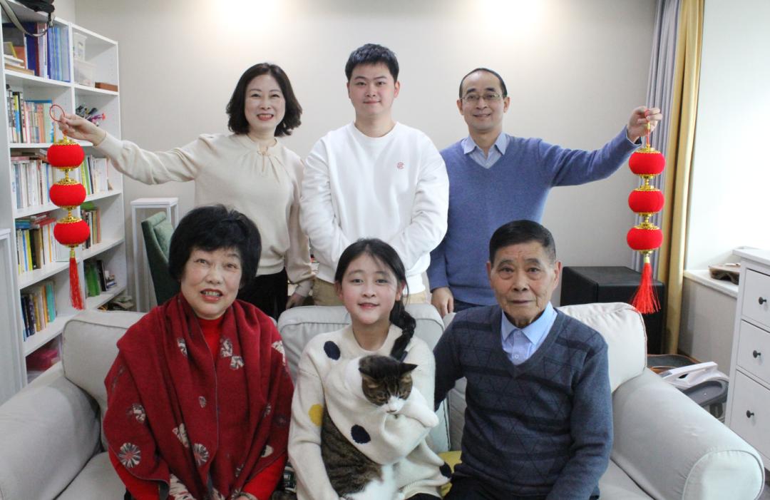 除夕夜,他们的全家福登上"天府画卷",点亮整个城市_号