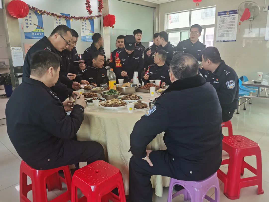 派出所的大年初一是什么样的?沉浸式体验!