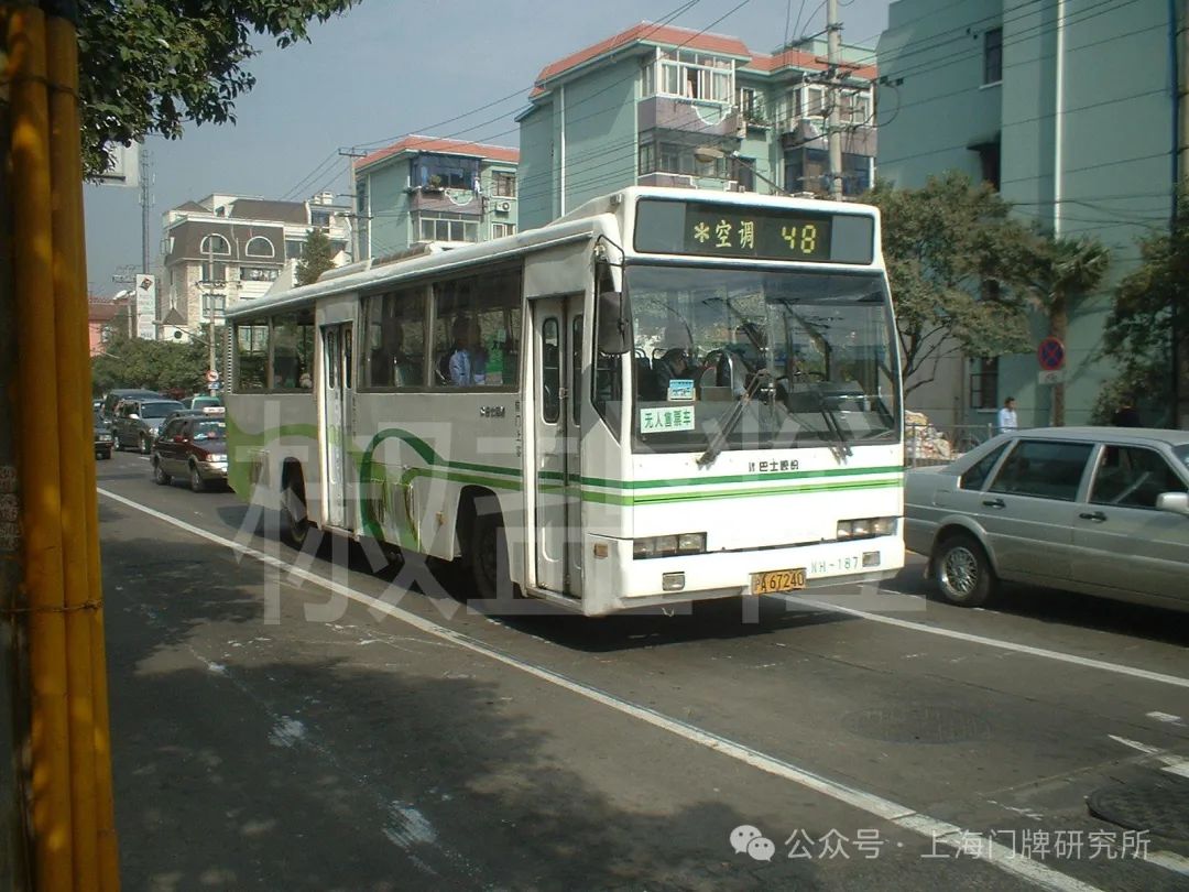 48路sk6105khp1型空调客车,程家桥@虹桥路(朱达艺 摄,2003)2003—2004