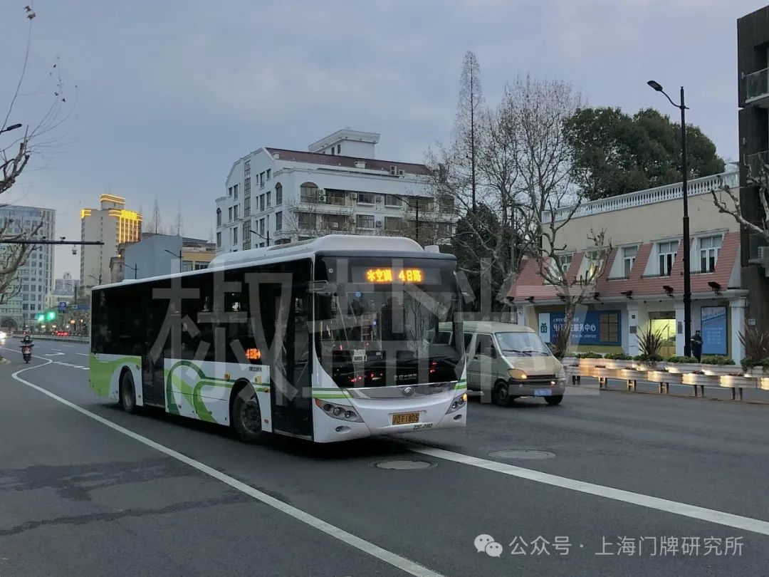 48路zk6125bevg6(z2c)型客车,华山路(张渊源 摄,2021)2022年7月1日