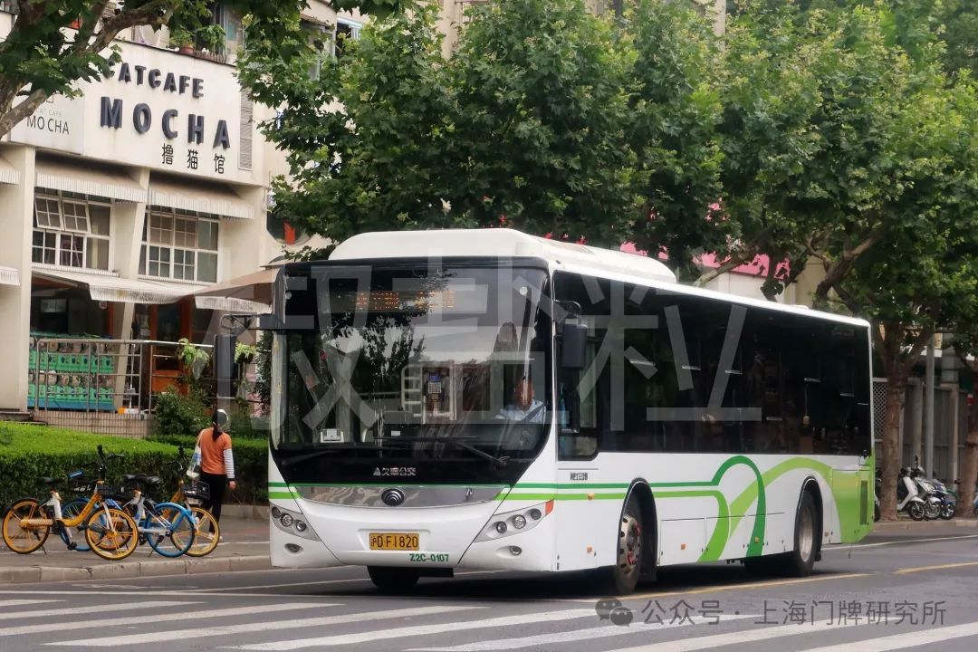 48路zk6125bevg6(z2c)型客车,安顺路(魏家钧 摄,2023)48路zk6125bevg6