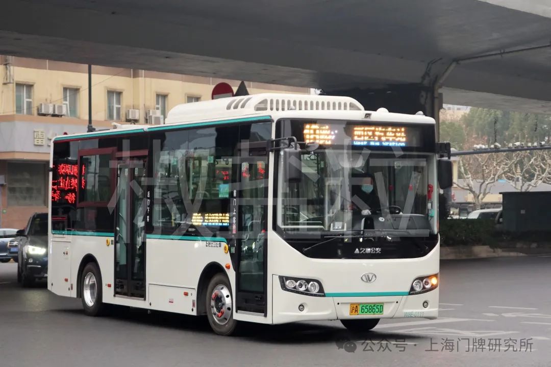 48路sxc6810gbevr(w8e)型客车,中山西路吴中东路(魏家钧 摄,2024)zx48