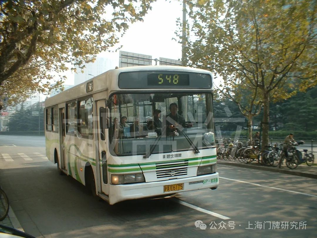 548路sk6105p-1型客车,肇嘉浜路(朱达艺 摄,2004)548路pk6970(pk)型