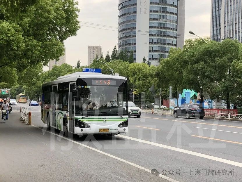 548路swb6107hg5(s0j)型客车,吴中路(张渊源 摄,2021)548路swb6107hg5