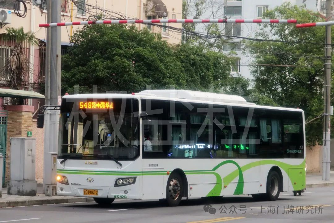 6110gbev3(w1c)型客车,番禺路(魏家钧 摄,2023)548路(120路代车)zk