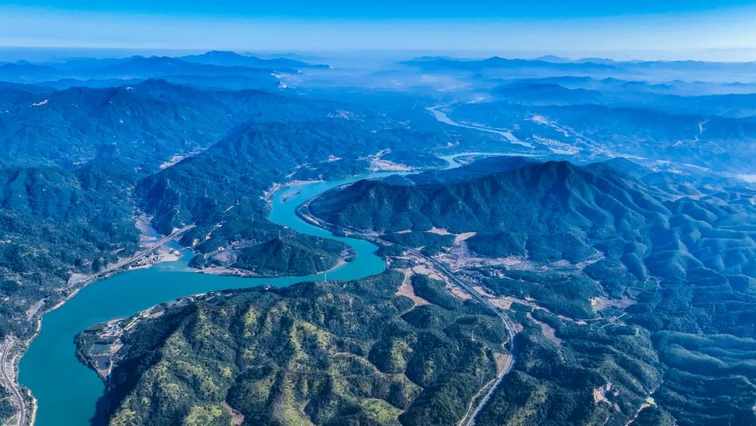 贺岁大片！《飞越河源Ⅱ·江湖》第2集《东江安澜》_澎湃号·政务_澎湃新闻-The Paper