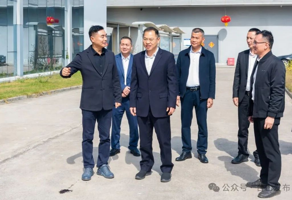 郑劲龙看望慰问黄茅海跨海通道台山段建设者_澎湃号