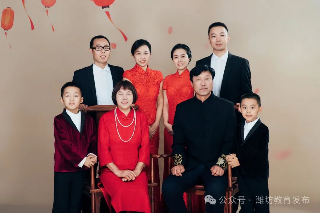 看,潍坊娃们晒出自己的全家福_澎湃号·政务_澎湃新闻
