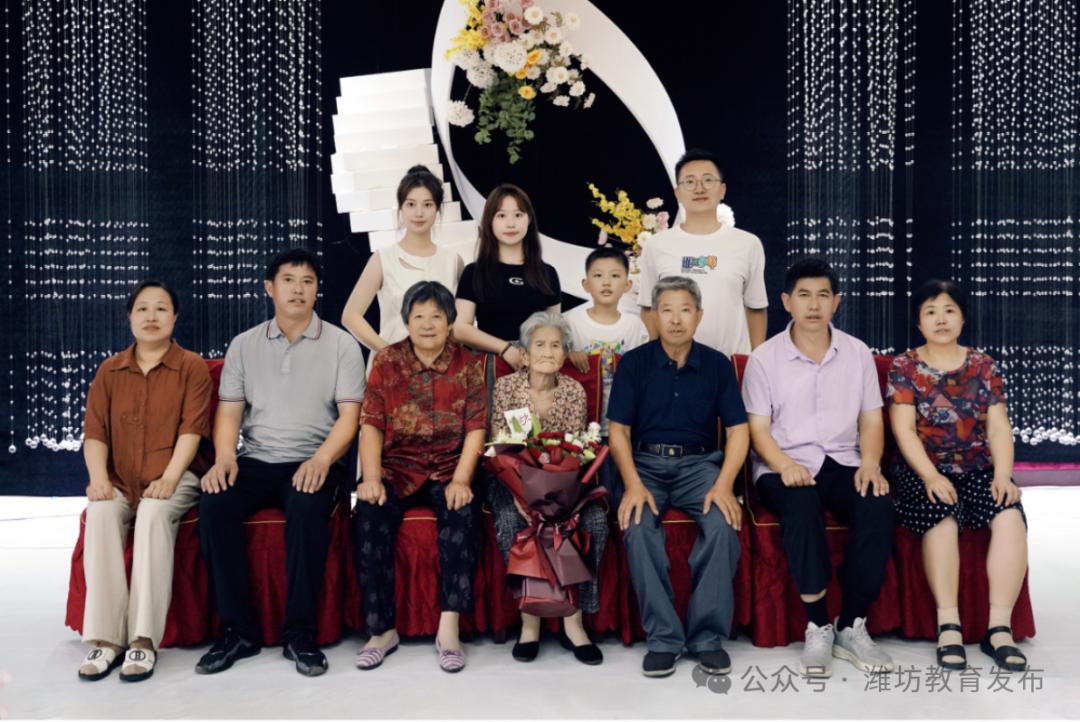 看,潍坊娃们晒出自己的全家福_澎湃号·政务_澎湃新闻