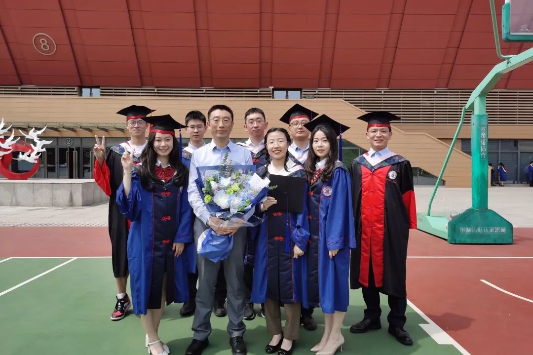 sufe·教书育人标兵 | 朱晓喆:培养格物致知,服务社会