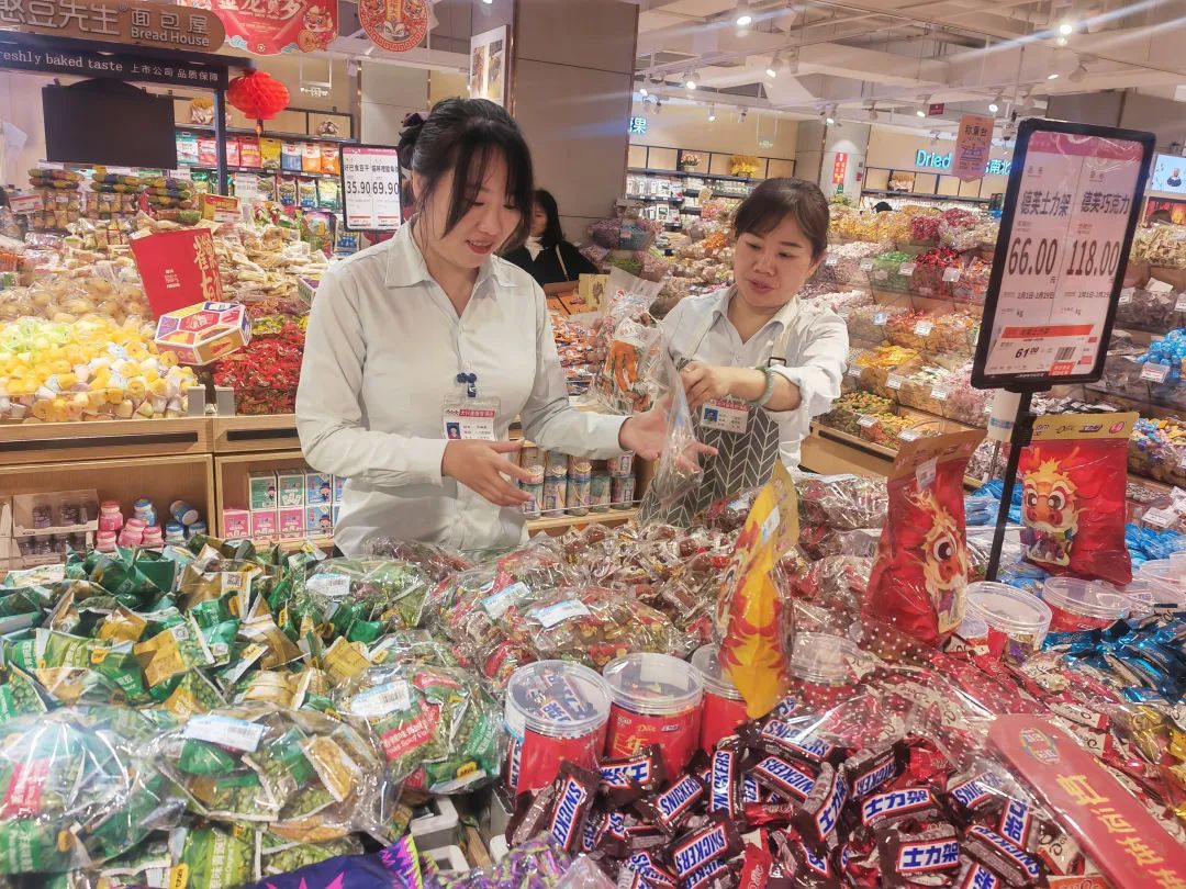 春节我在岗丨赵晶晶:坚守岗位 为顾客提供温馨服务_号