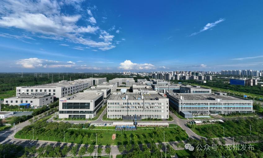 每年回家都有新变化,工业方面,像高新区,开发区这些园区都非常高大上