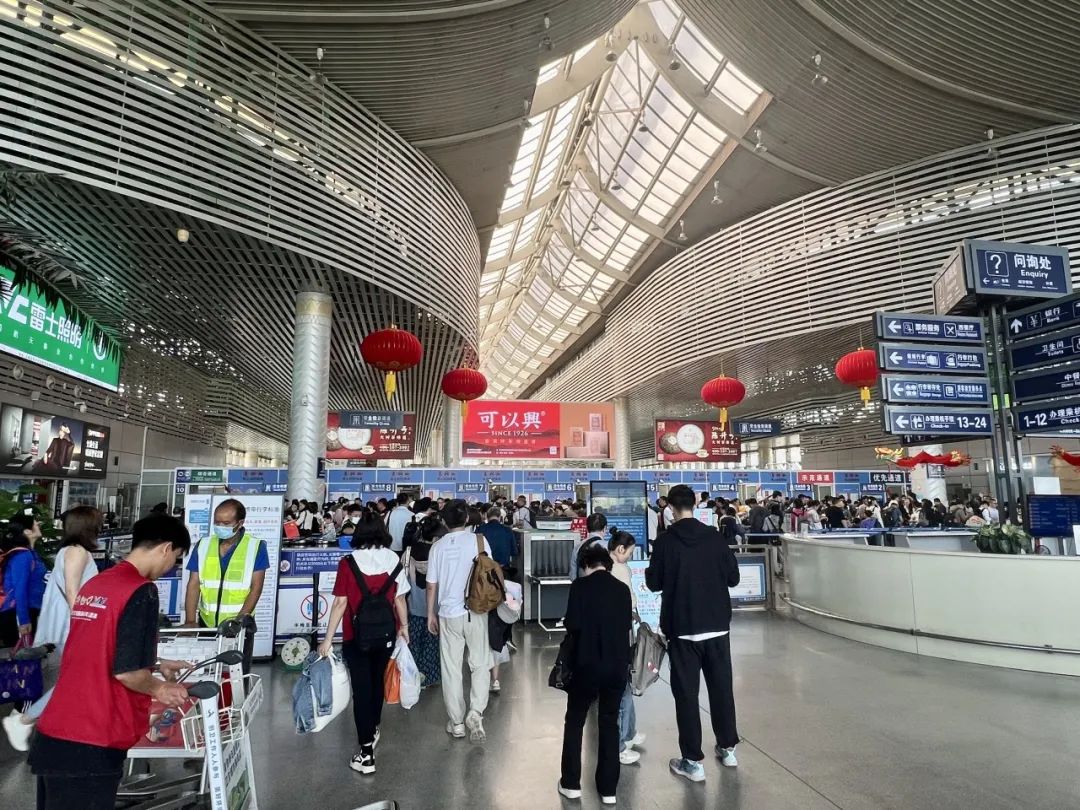 春运前20天西双版纳机场旅客吞吐量突破43.7万人次_号