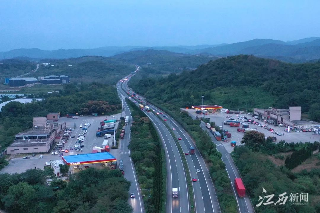 車流猛增!江西這些高速收費站今日臨時封閉