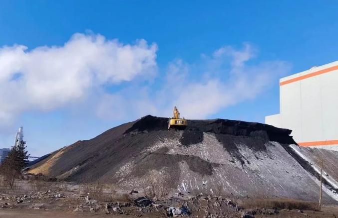 万里润达热力公司也24小时在线监控,实时调整运行参数,保证高卡煤的