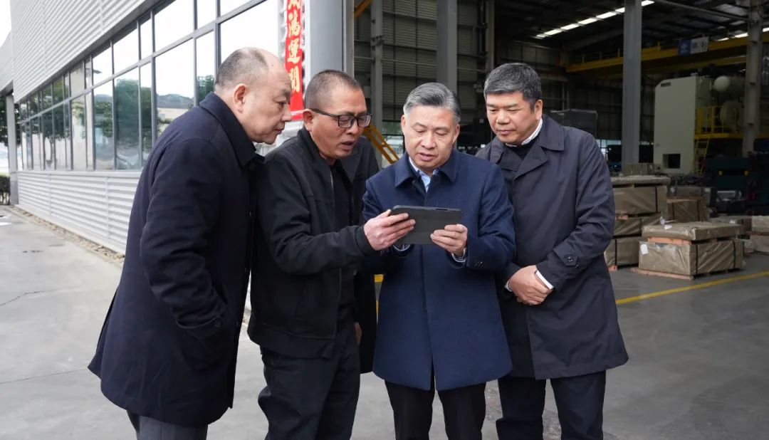 沈铭权走访"两重不停"项目企业并看望慰问坚守一线劳动者_澎湃号