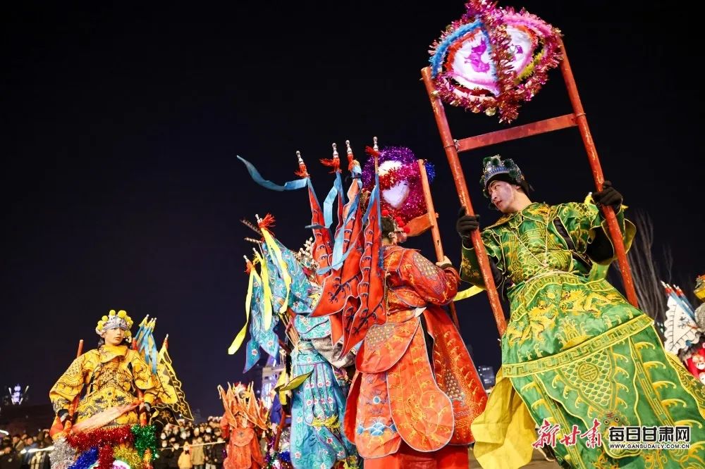 看民俗 逛市集 兰州春节文化庙会热闹非凡_澎湃号
