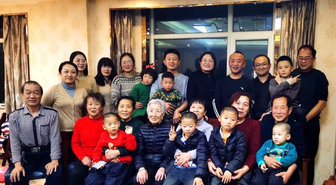 一年一张全家福!临洮人,今年你咔嚓了吗?_澎湃号