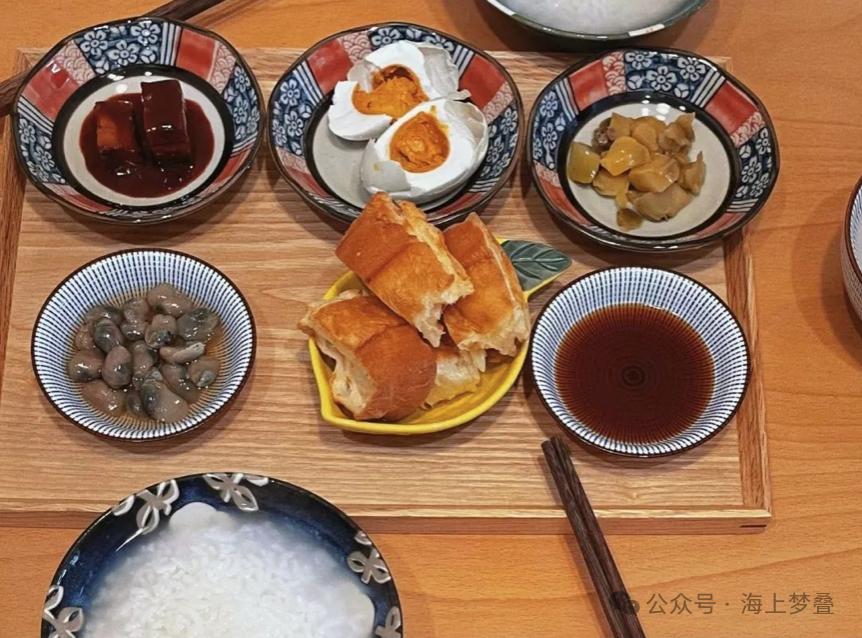 迭款"宝总泡饭"让交关上海观众印象深刻,可以讲是勿同时代个上海人侪