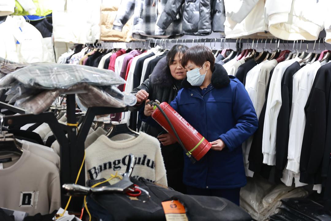 洛龙区组织开展关林市场综合整治工作