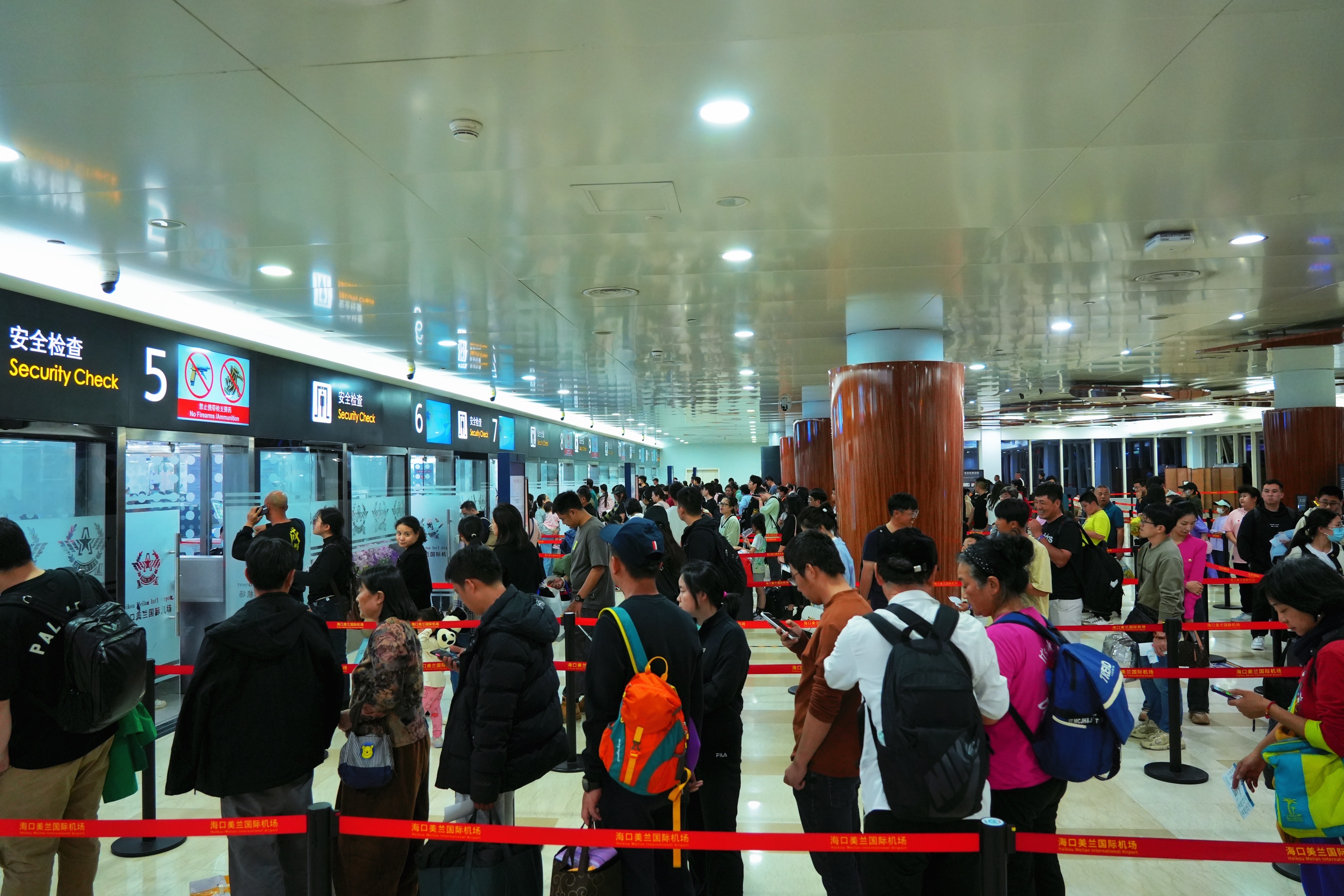 南航加班广州,珠海航线!海口美兰机场全力应对春节_号