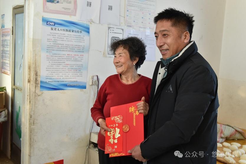 脱贫户变手艺人—长白县74岁滕兆琴的华丽转身_澎湃号·湃客_澎湃新闻-The Paper