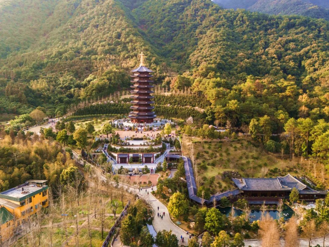 64万人次,云门山景区(含云门寺)27.62万人次,东华山风景区25.