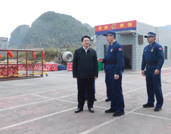 沈国章除夕走访慰问一线干部职工_号